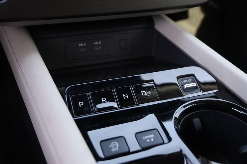 Nissan Murano Vehicle Image 23