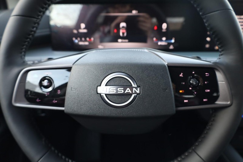 Nissan Murano Vehicle Image 11