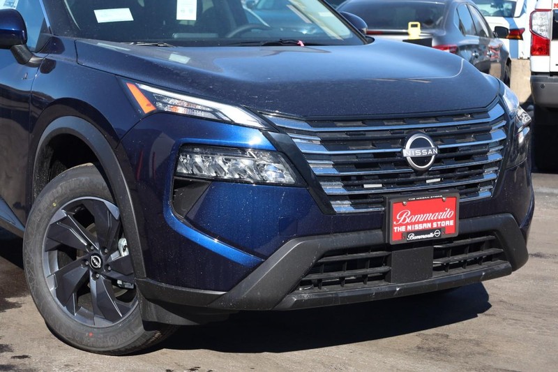 Nissan Rogue Vehicle Image 03