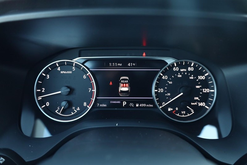 Nissan Rogue Vehicle Image 12