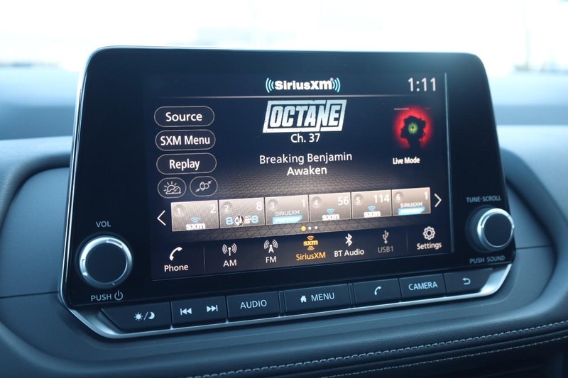 Nissan Rogue Vehicle Image 13