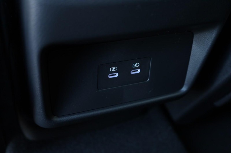 Nissan Rogue Vehicle Image 24