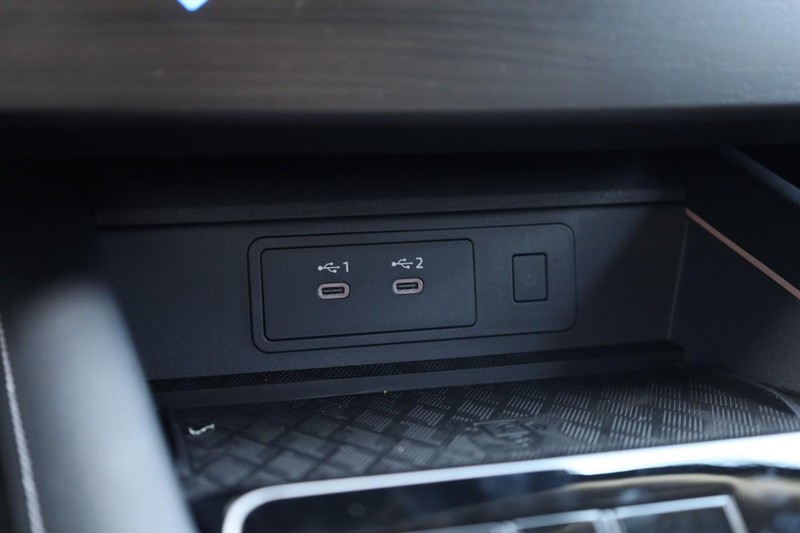 Nissan Murano Vehicle Image 17