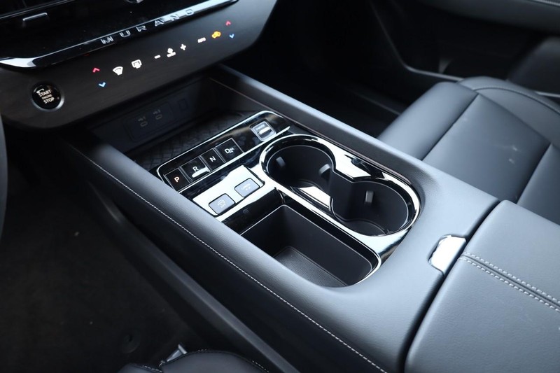 Nissan Murano Vehicle Image 18