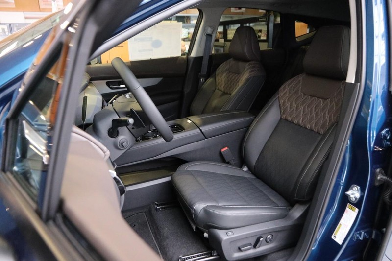 Nissan Murano Vehicle Image 09