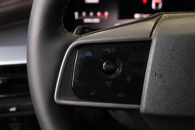 Nissan Murano Vehicle Image 13