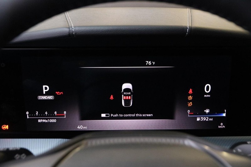 Nissan Murano Vehicle Image 15