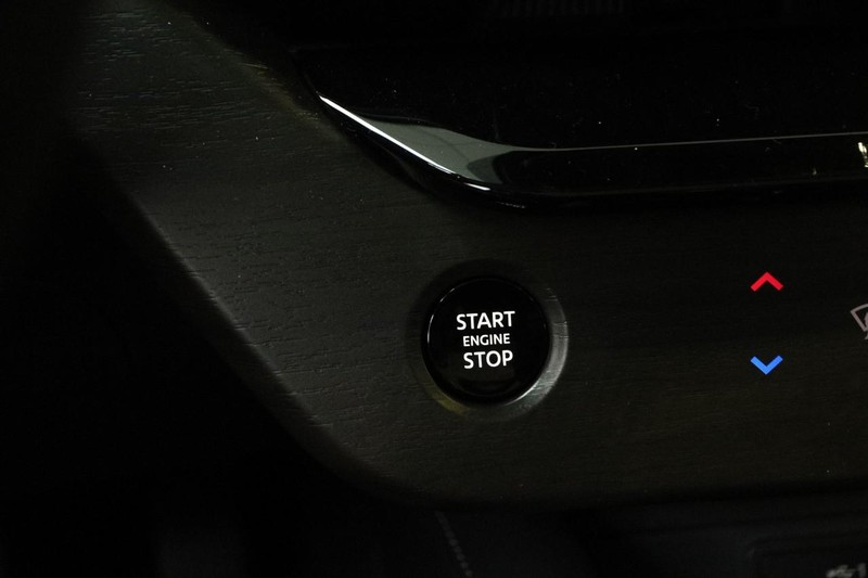 Nissan Murano Vehicle Image 18
