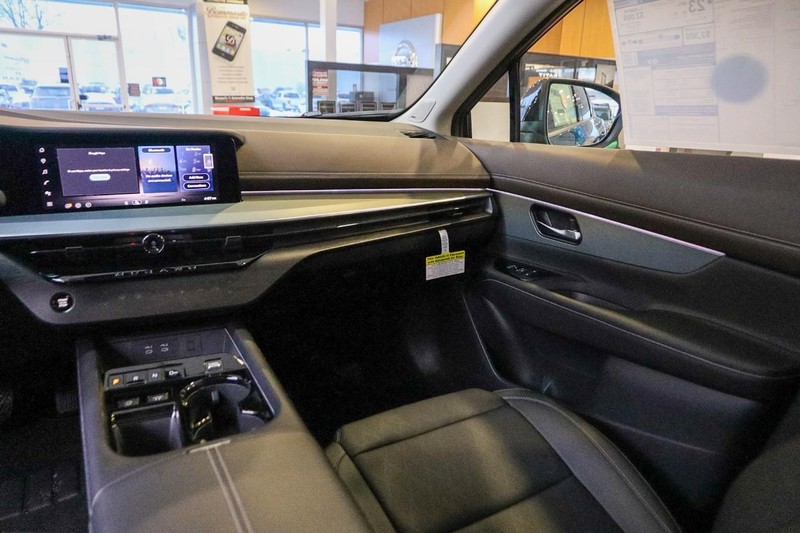 Nissan Murano Vehicle Image 25
