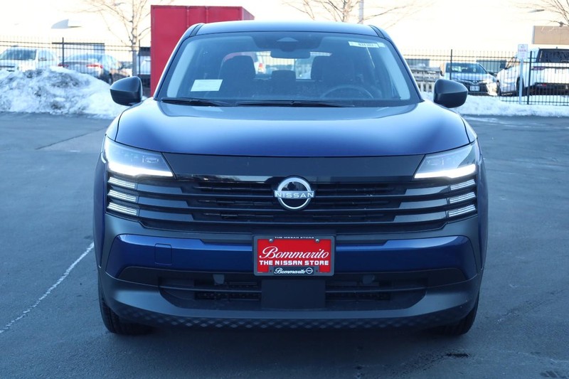 Nissan Kicks Vehicle Image 05