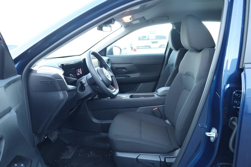 Nissan Kicks Vehicle Image 10