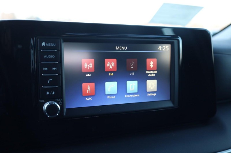Nissan Kicks Vehicle Image 14
