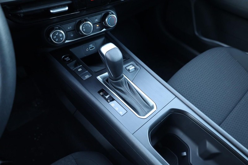 Nissan Kicks Vehicle Image 18