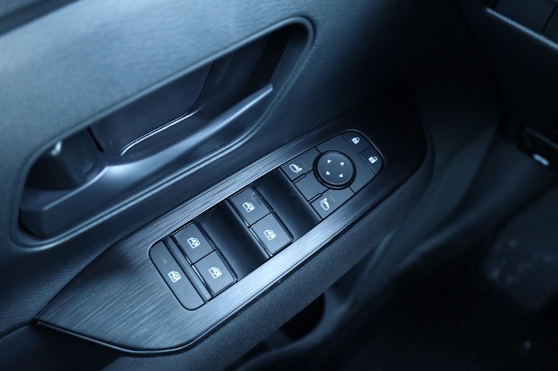 Nissan Kicks Vehicle Image 19