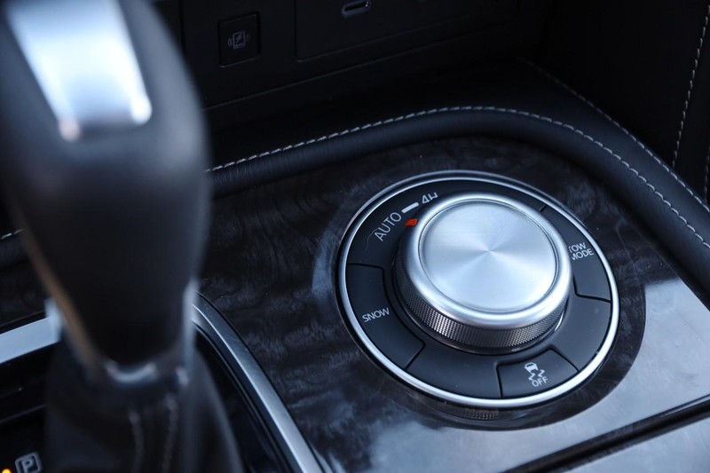Nissan Armada Vehicle Image 23