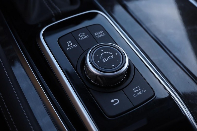 Nissan Armada Vehicle Image 24