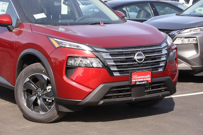 Nissan Rogue Vehicle Image 03