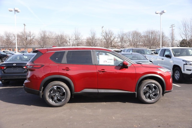 Nissan Rogue Vehicle Image 06