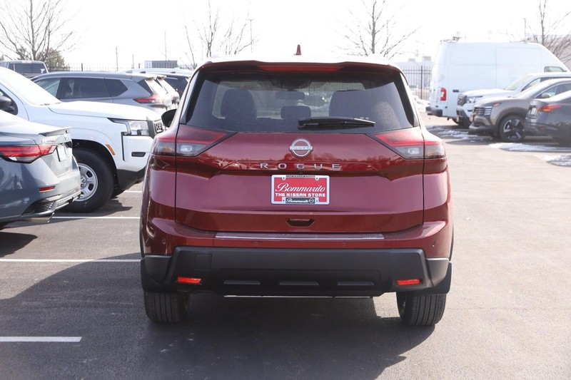 Nissan Rogue Vehicle Image 07