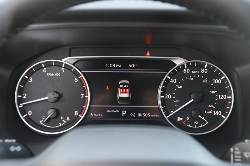Nissan Rogue Vehicle Image 16