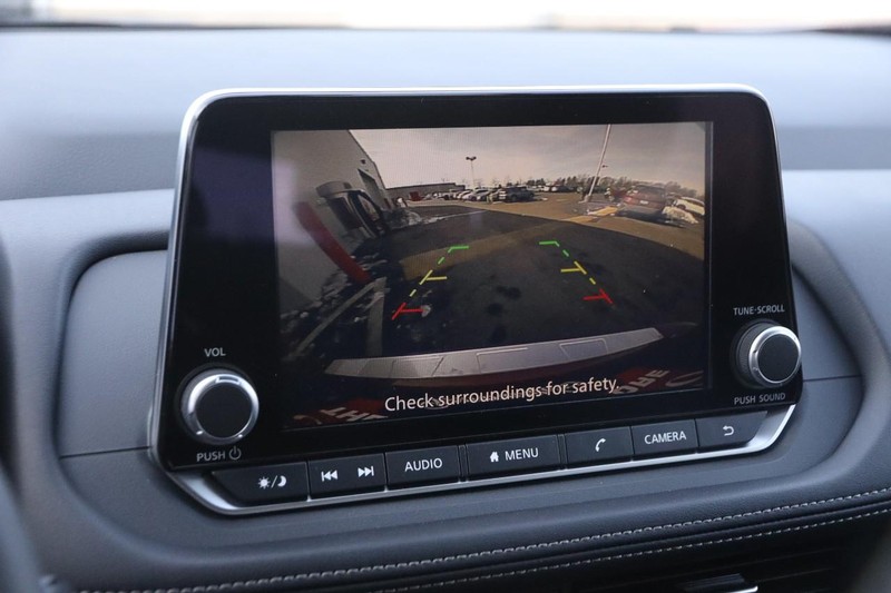 Nissan Rogue Vehicle Image 19