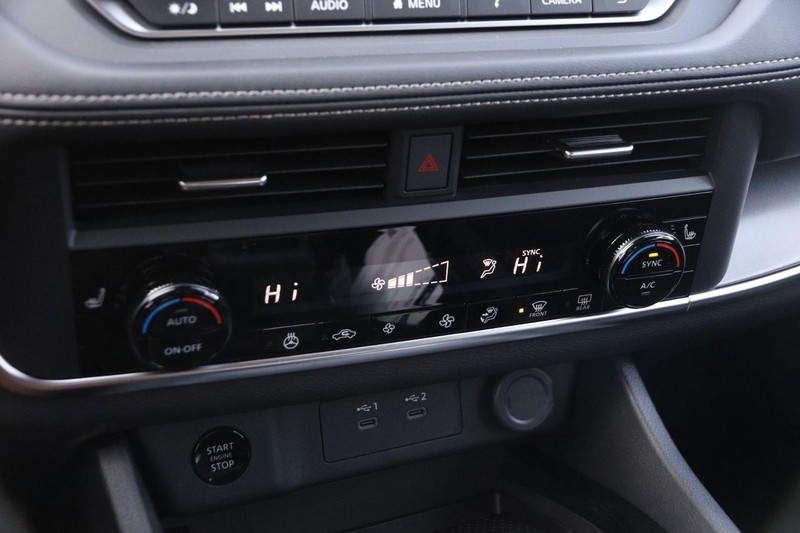 Nissan Rogue Vehicle Image 20