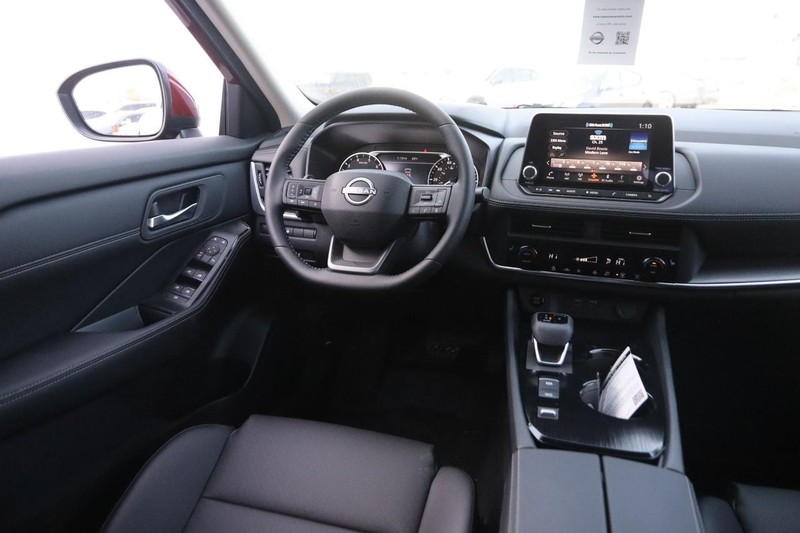 Nissan Rogue Vehicle Image 22