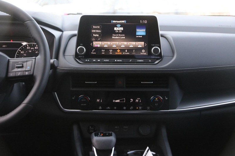 Nissan Rogue Vehicle Image 24