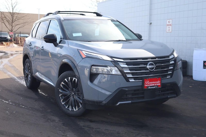 Nissan Rogue Vehicle Image 02