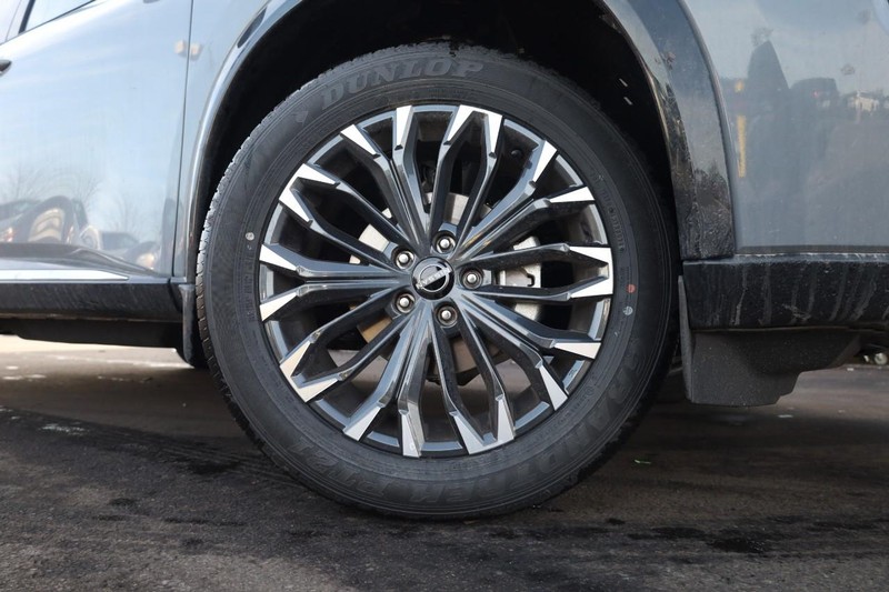 Nissan Rogue Vehicle Image 04