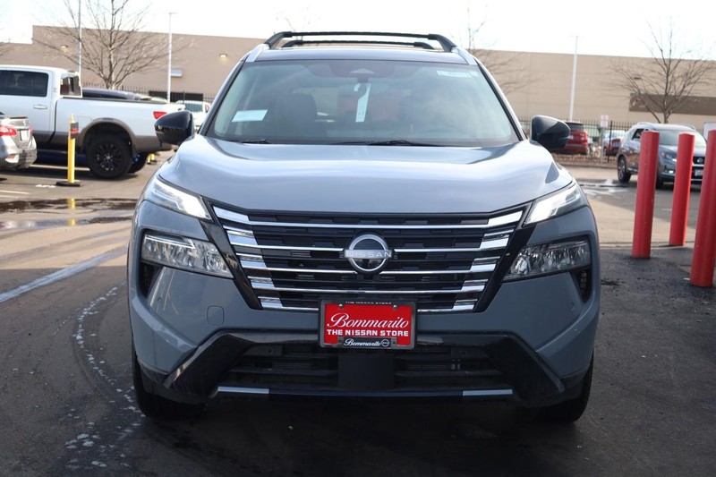 Nissan Rogue Vehicle Image 05