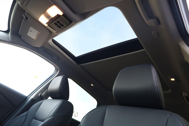Nissan Rogue Vehicle Image 22