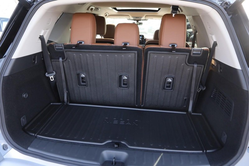 Nissan Pathfinder Vehicle Image 10