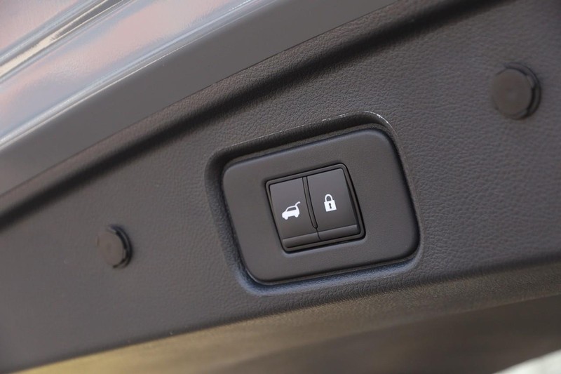 Nissan Pathfinder Vehicle Image 11
