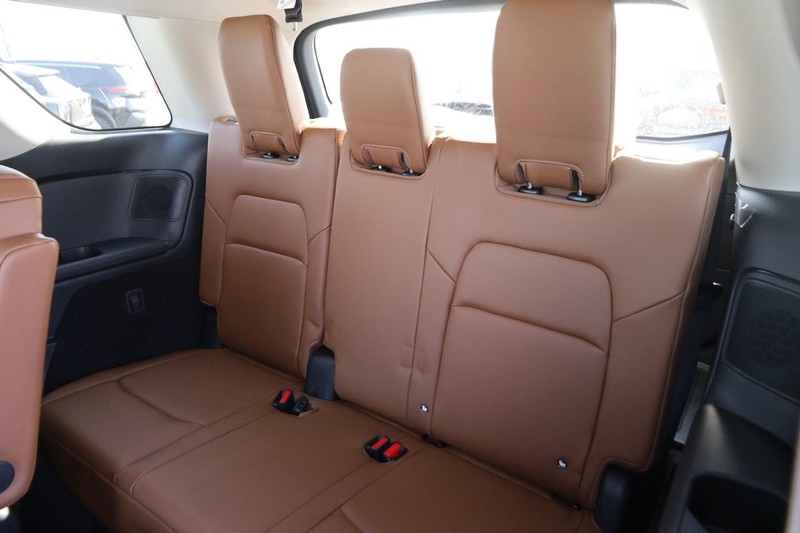 Nissan Pathfinder Vehicle Image 15