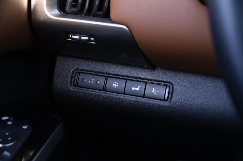 Nissan Pathfinder Vehicle Image 25