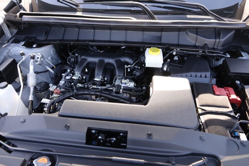 Nissan Pathfinder Vehicle Image 32