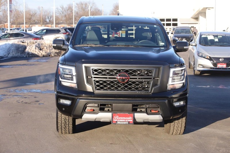 Nissan Titan Vehicle Image 05