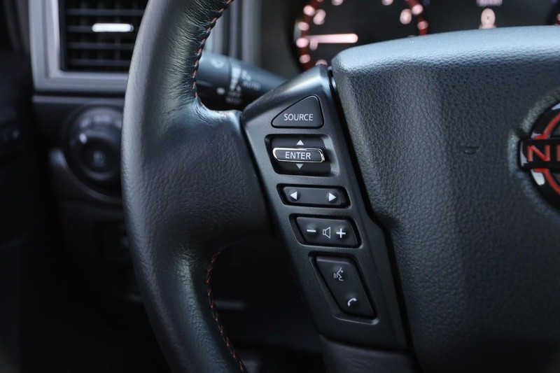 Nissan Titan Vehicle Image 13