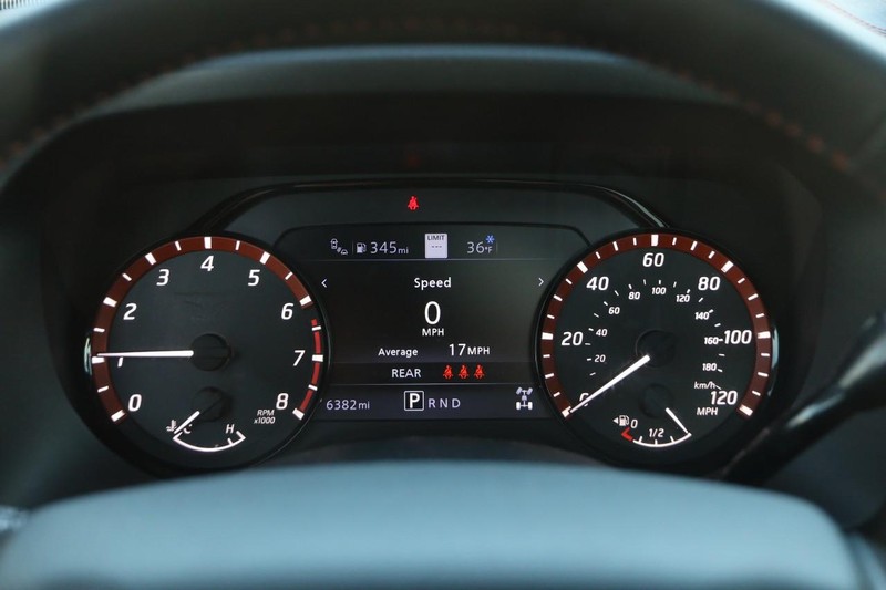 Nissan Titan Vehicle Image 15