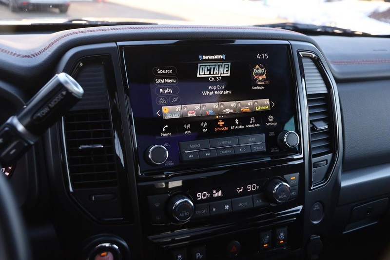 Nissan Titan Vehicle Image 16
