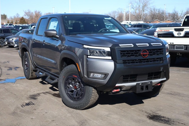 Nissan Frontier Vehicle Image 02