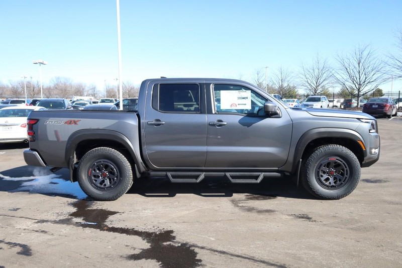 Nissan Frontier Vehicle Image 06