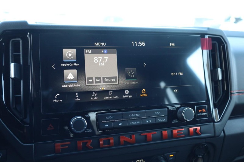 Nissan Frontier Vehicle Image 12