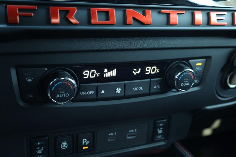 Nissan Frontier Vehicle Image 16