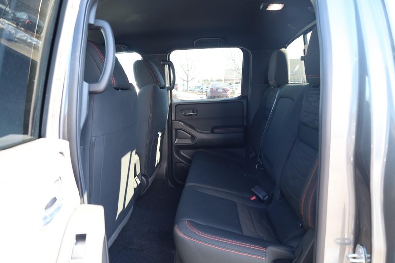 Nissan Frontier Vehicle Image 23