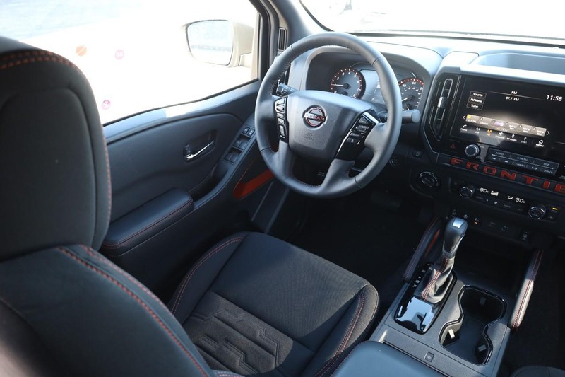 Nissan Frontier Vehicle Image 26
