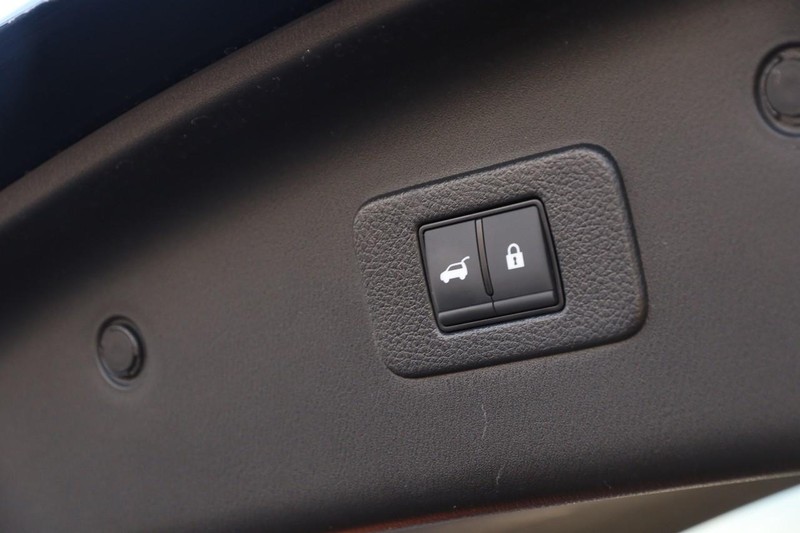 Nissan Armada Vehicle Image 10