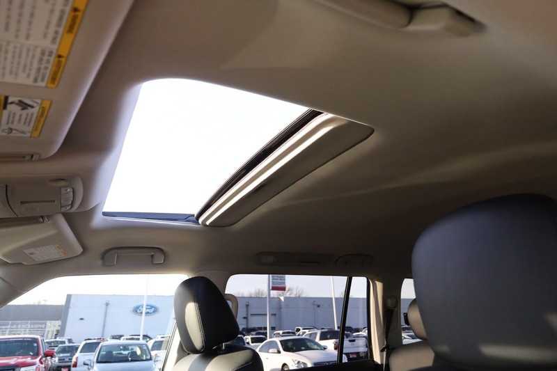 Nissan Armada Vehicle Image 11