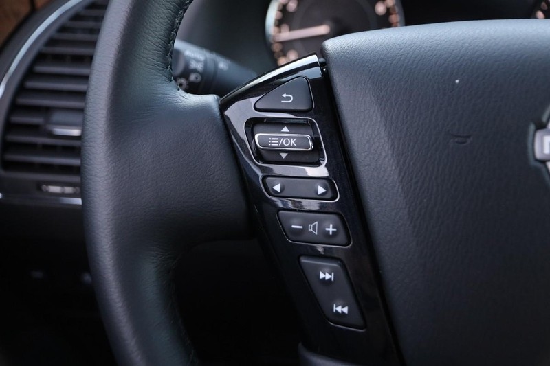 Nissan Armada Vehicle Image 16
